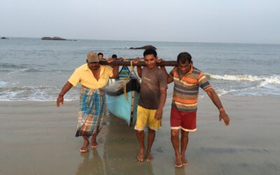 НА ЗАКАТ, ГДЕ ДРОЖАТ ПАРУСА…