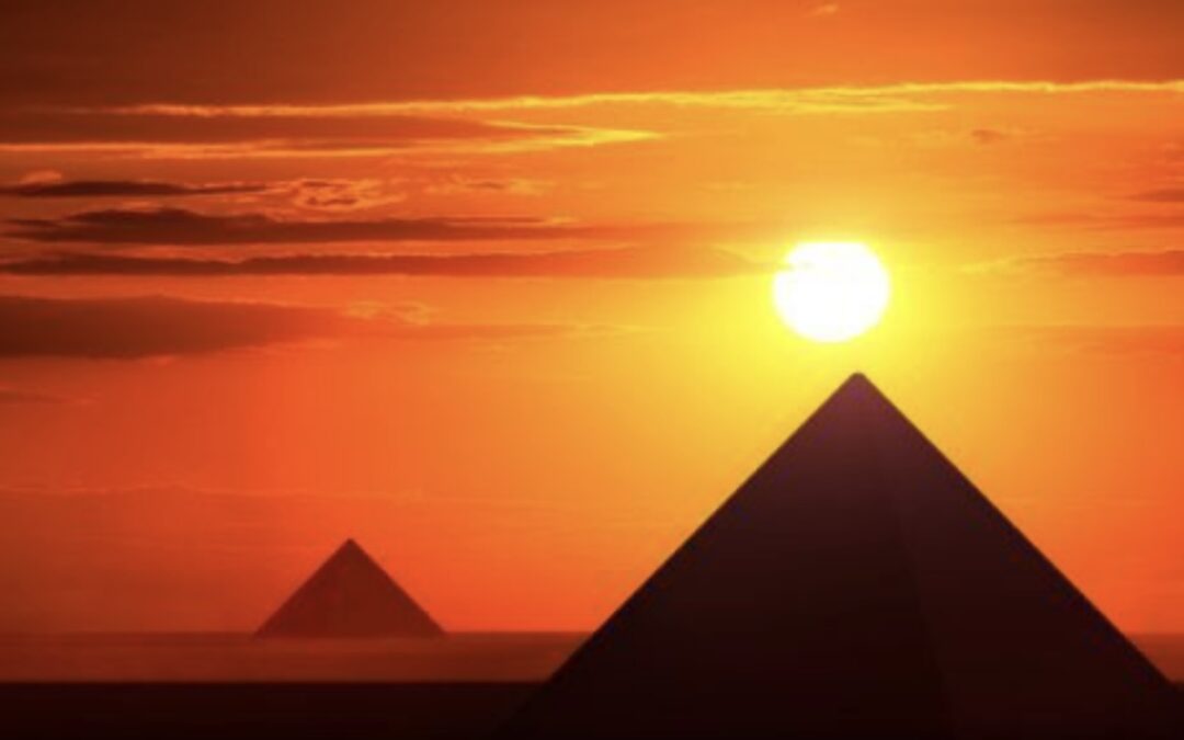 ПРИЗРАЧНЫЙ МИР У СЕДЫХ ПИРАМИД…