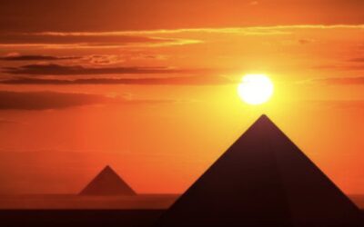 ПРИЗРАЧНЫЙ МИР У СЕДЫХ ПИРАМИД…