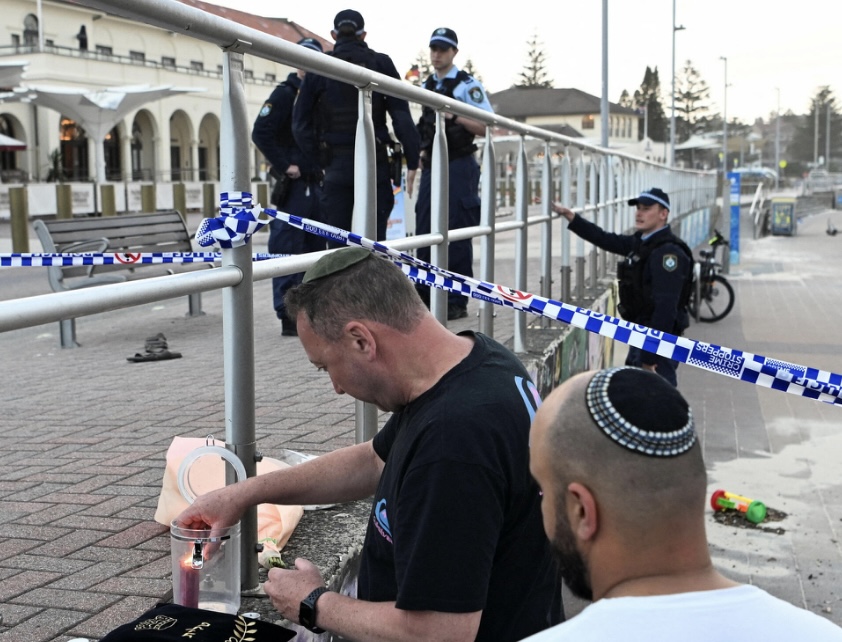 ПОКА НЕ МЕРКНЕТ СВЕТ…