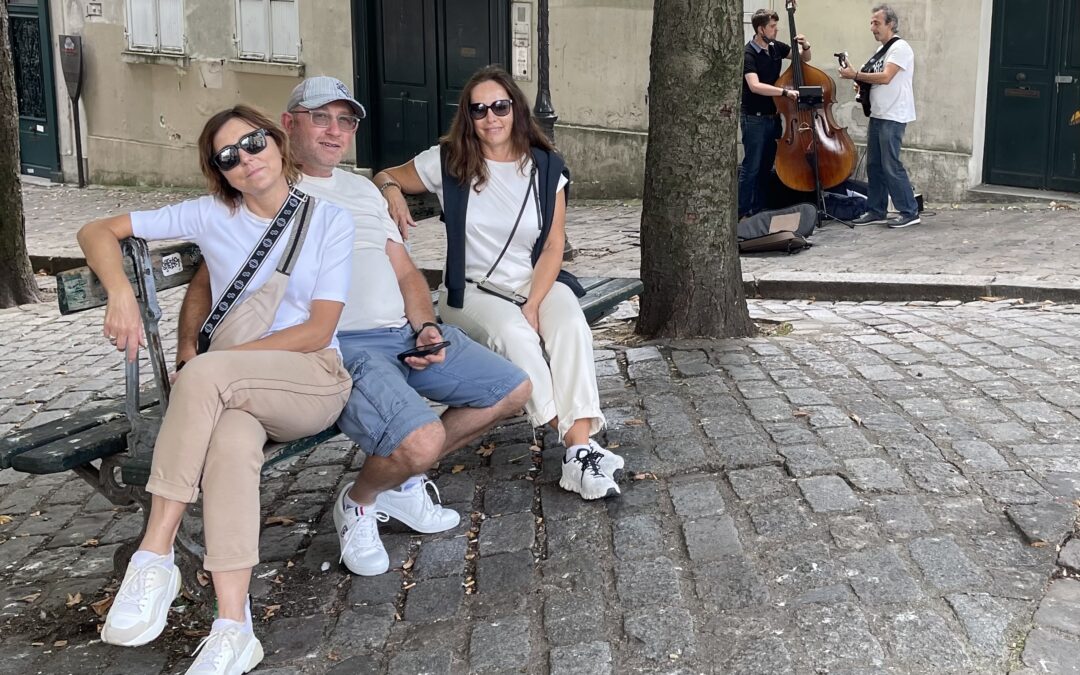 МНЕ В ПАРИЖ ПО ДЕЛУ СРОЧНО…